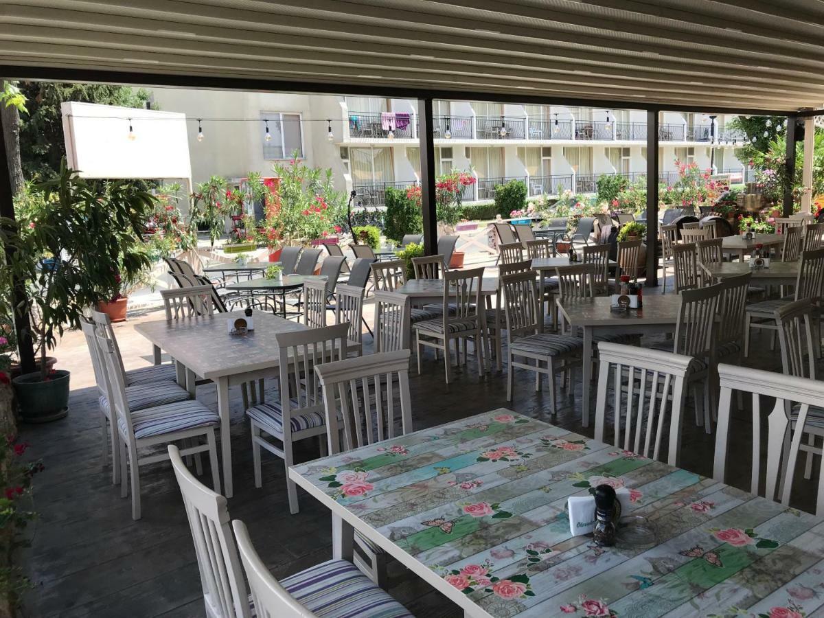 Oleander House And Tennis Club Pantai Sunny Luaran gambar